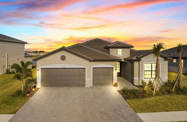 Brand new build 3 bed 3 bath in amazing resort
