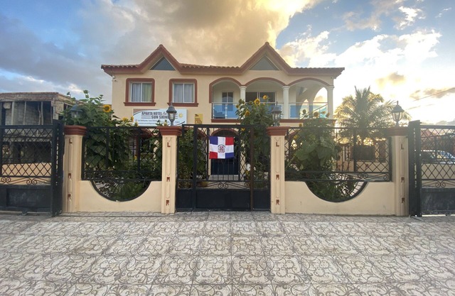 Brand new colorful villa style apartment/hotel