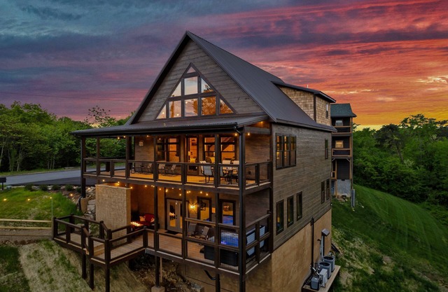 Brand NEW. FALL Discounts-/Hot Tub/Indoor Pool/Fire Pit