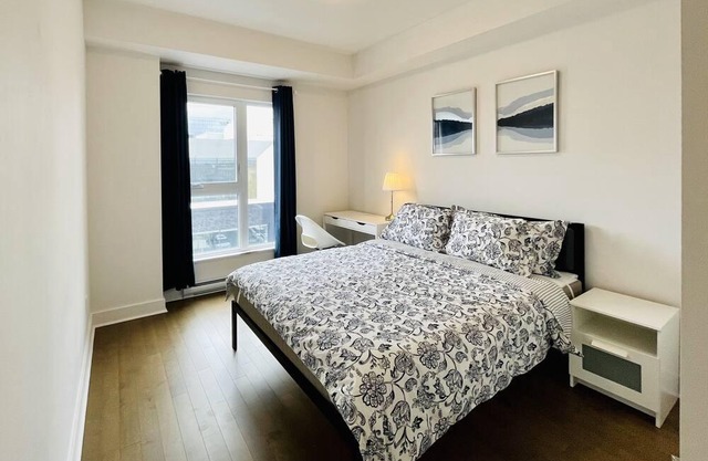 Brand new Free parking Cozy Condo near DT Pet friendly