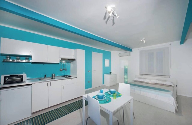 Brand new mini-apartment ideal for visiting Naples