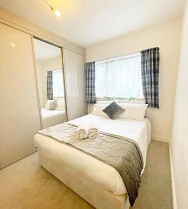 BRAND NEW Stay in Southend with a garden