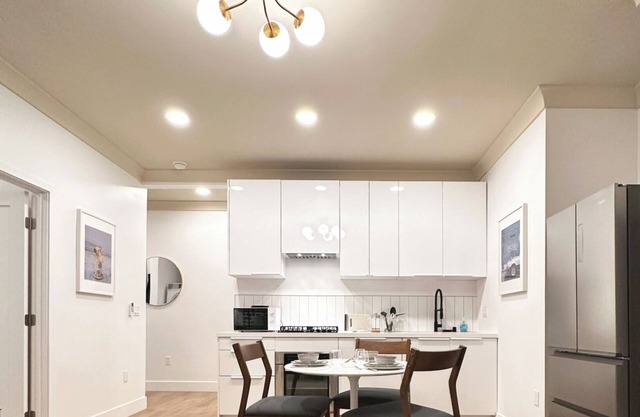 Brand-New Stylish 2BR by The Grove & Beverly Hills
