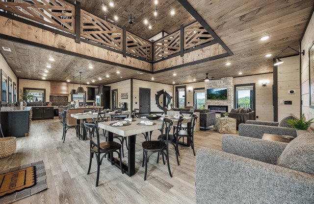 Brand New, Ultra Lux 8BR Cabin w/Indoor Pool & Theater, Waterpark Access, & PS5