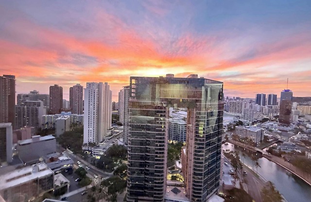 Brand New Waikiki 2BD 2BA Ocean City View