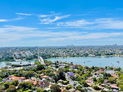 Brand New Waterview family residence 3 bedrooms -Pool, Parking