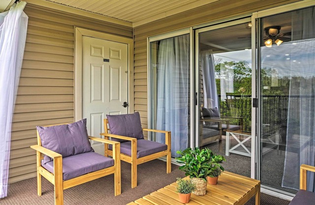 Branson Condo on Golf Course w/Pool Access!
