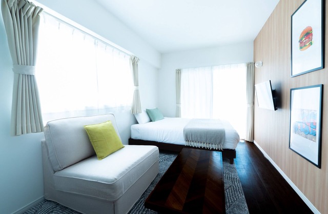 BREAKY HOTEL west coast