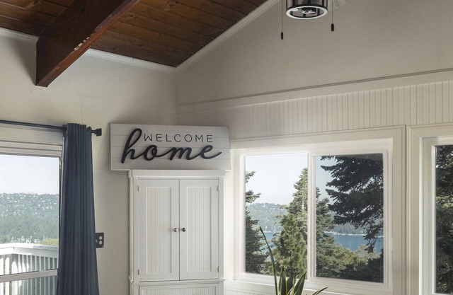 Breathtaking Lakeview, GAME RM, 4 mins to Village