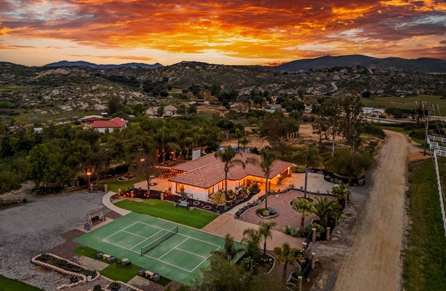 Breathtaking Meadows by AvantStay | Pool, Pickleball, Firepit | Group Escape