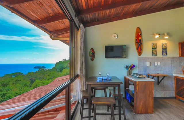 Breathtaking Views in the Heart of Manuel Antonio