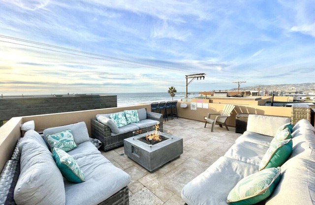 Breezy Balconies & Ocean Views! Roof Deck w Fire pit, AC, Steps to Ocean!
