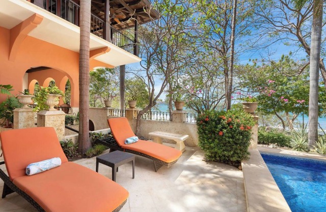 Breezy Oceanfront Villa, Private Pool - Casa Teja - 12 Paseo del Mar