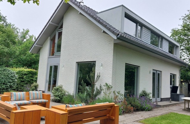Bremweg 22 luxury family vacation in spacious detached villa