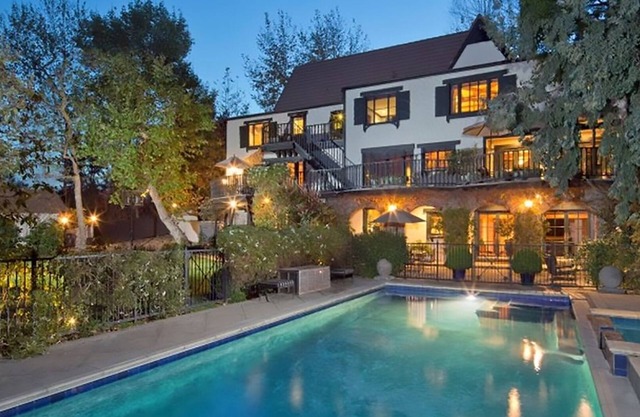Brentwood Chateau Ocean & City Views Very Private , Heated Pool & Spa