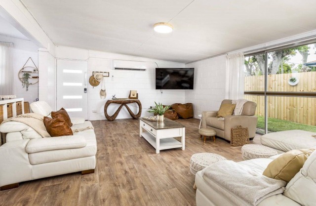 Bribie Boho - 250m to the Waterfront (Pet Friendly)