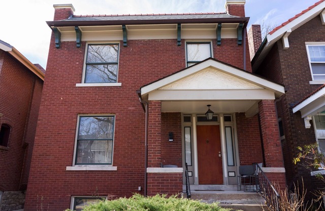 BRICK HOUSE BY FOREST PARK/WASH U