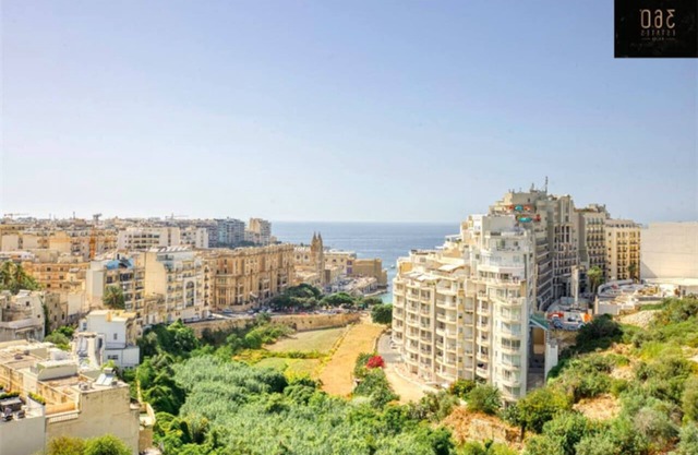 Bright 3BR Apt in St'Julians with Balcony Views!