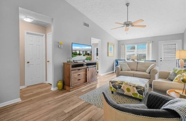 Bright & Airy Sun 'N Lake Golf Course Villa - Perfect for a relaxing getaway