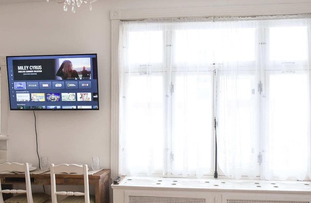 Bright and Beautiful Studio in Old Quebec City
