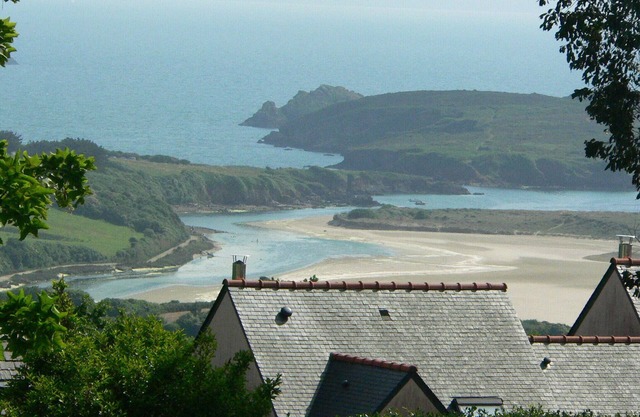Bright and cozy room above the sea
