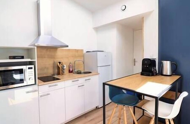 Bright and fully equipped studio