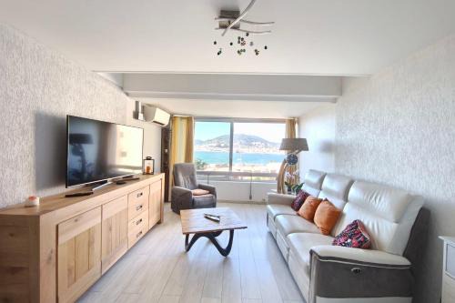 Bright apartment 3 minutes from the beach