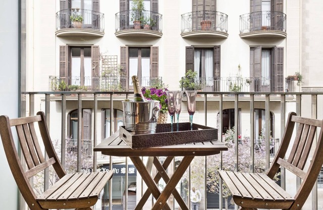 Bright apartment for 4 in city center with Balcony