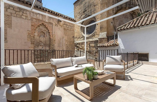 Bright Apartment in city center. San Pablo Terrace