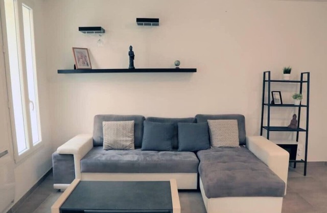 Bright apartment in the heart of Marseille