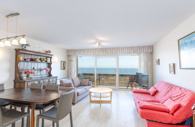 Bright apartment on the 7th floor