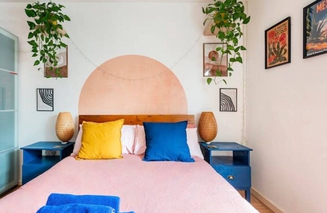 Bright Artistic Flat in Central London