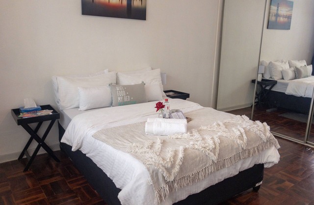 Bright & Cosy Apartment Rosebank Centre