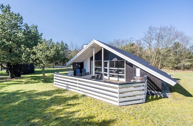 Bright Cottage with Covered Terrace-By Traum