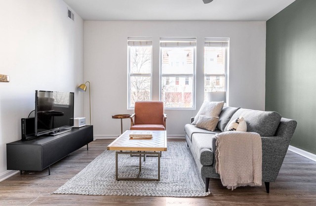 Bright Dupont Circle 2BR nr. U Street & Adam's Morgan, by Blueground