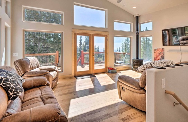 Bright Fairplay Gem with Loft, Deck + Mtn Views