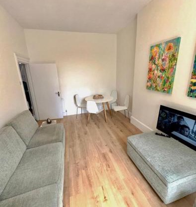 Bright & modern Notting Hill 3BR Apartment