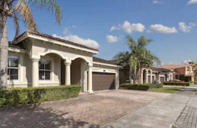 Bright & spacious centrally located 4 bed home