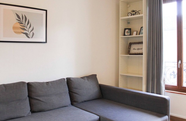 Bright studio near Paris