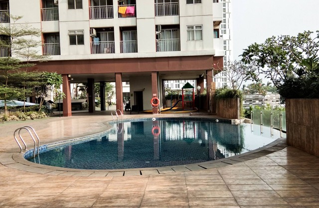 Bright Studio Apartment Serpong Greenview