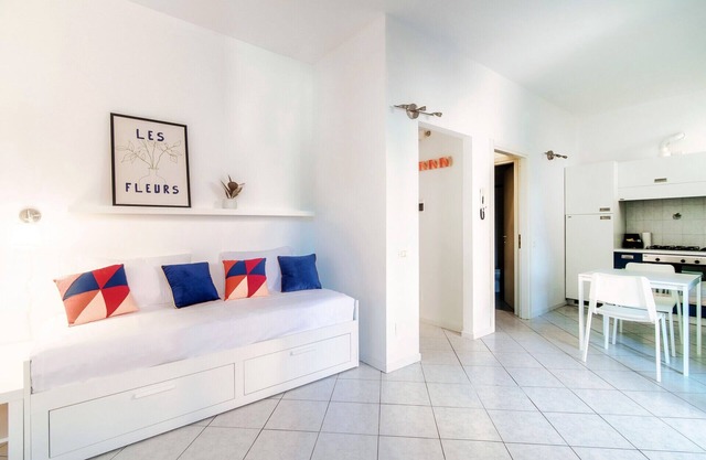 Bright studio near the centre of Como (Bixio 2)