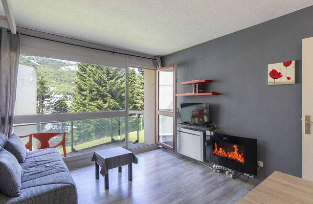 Bright studio near the slopes for 3 people