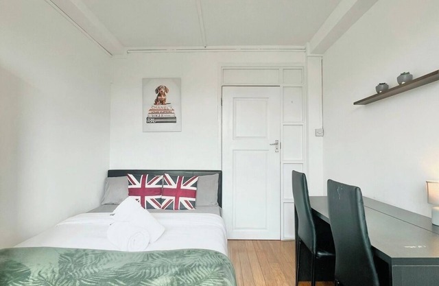 Bright Top floor apartment