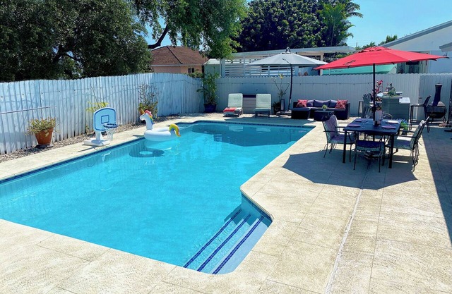 Bright Villa, Heated Pool, 2 Kings, by Everglades, Biscayne & Keys