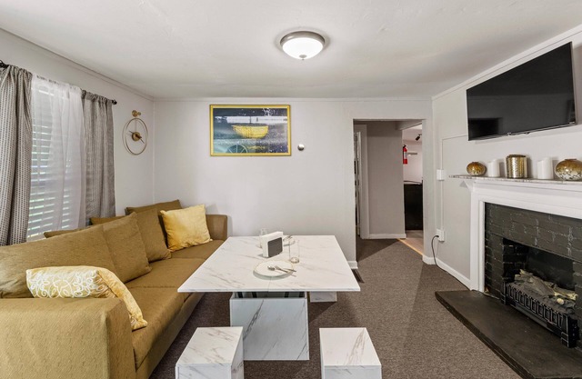 Brighton Cottage - Minutes from Downtown, FAMU & FSU