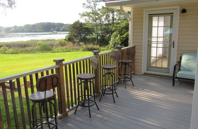 Bring the boat and water toys!Riverfront boatdock pool kayaks gamerm 6/5bd/bath