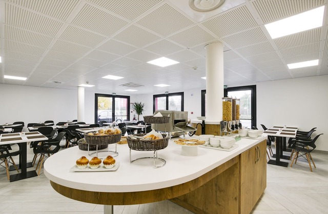 Brit Hotel Confort Loches