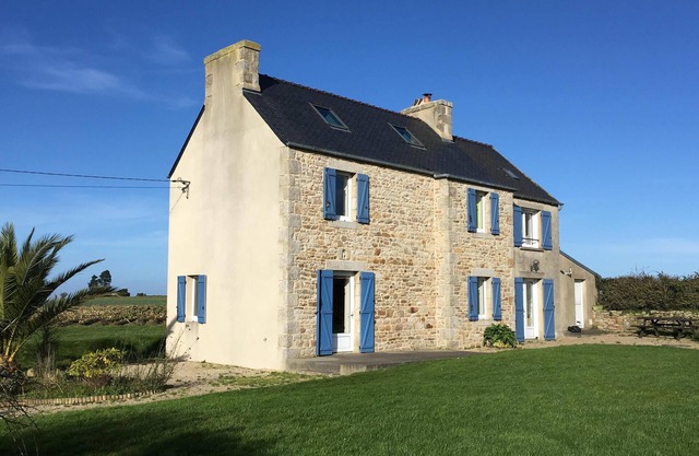 Brittany country house near the sea and beaches