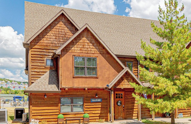 BSR12, Safe Inn The Harbor 5Br 4Ba Villa w/Boat Slip