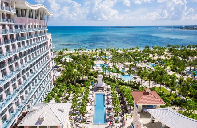 Bucket List Stay | Family Friendly Unit w/Balcony! Pool, Onsite Dining, Bar!